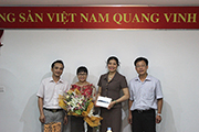 MIC tặng quà cho các chi nhánh MB hoàn thành xuất sắc doanh thu Bancassurance 6 tháng đầu năm 2013